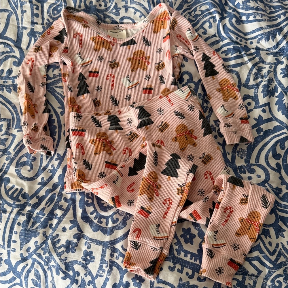 Spearmint Love 5T Kids Holiday Pajama Set - Pink